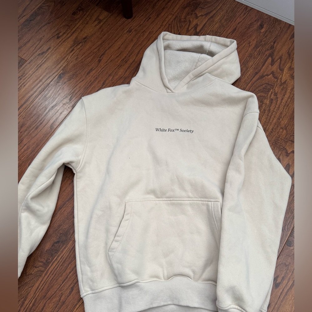 White fox sweatshirt